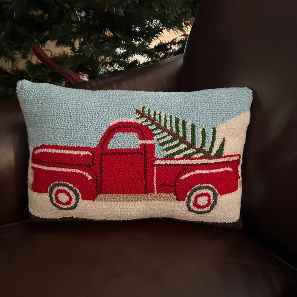 NWOT CHRISTMAS TRUCK TREE PILLOW ST NICHOLAS SQUARE SIMILAR TO GLUCKSTEIN HOME